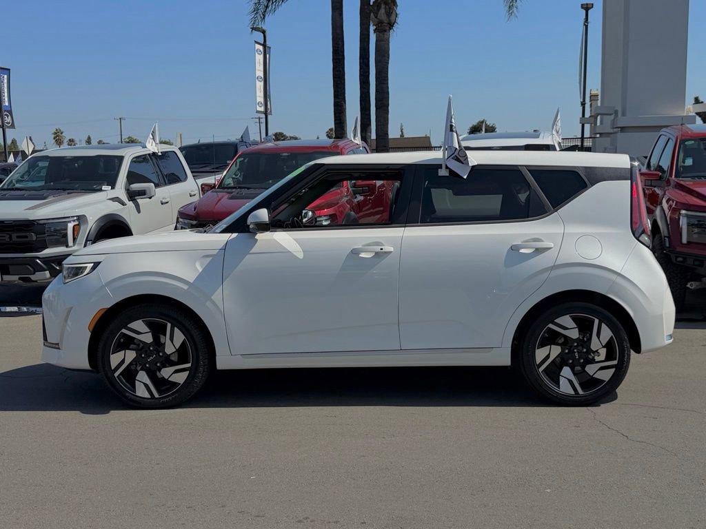 Used 2023 Kia Soul GT-Line w/ GT-Line Technology Package FWD image 5