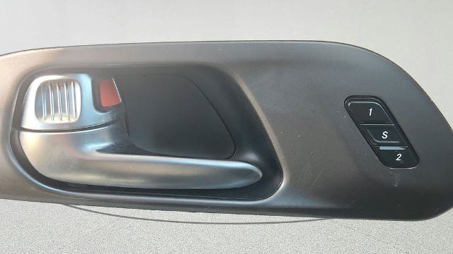 Used 2022 Chrysler Pacifica Touring-L FWD image 21