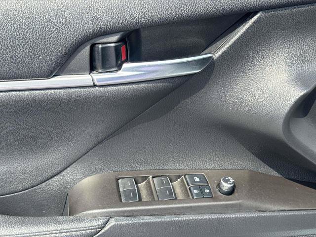 Used 2022 Toyota Camry XSE FWD image 17
