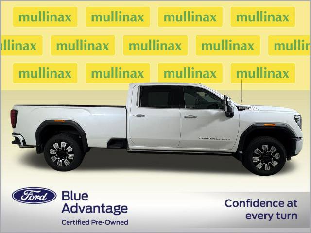 Used 2025 GMC Sierra 3500 Denali w/ Denali Reserve Package AWD/4WD image 2
