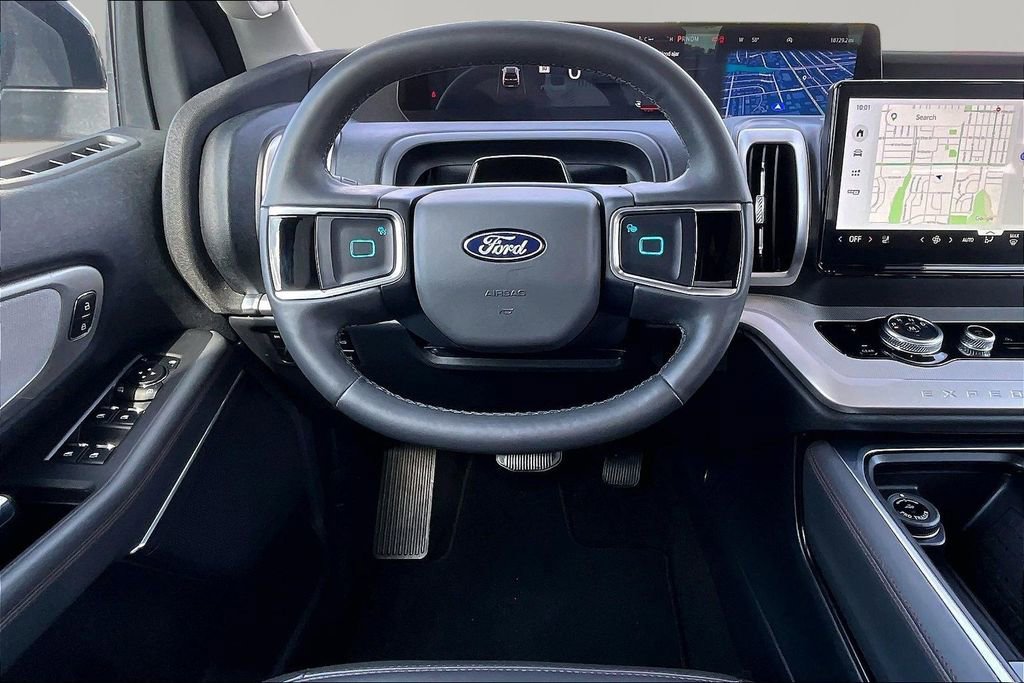 Certified 2025 Ford Expedition Active AWD/4WD image 5