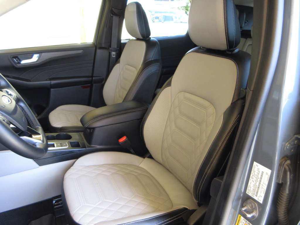 Certified 2023 Ford Escape SE w/ PHEV Premium Package FWD image 12