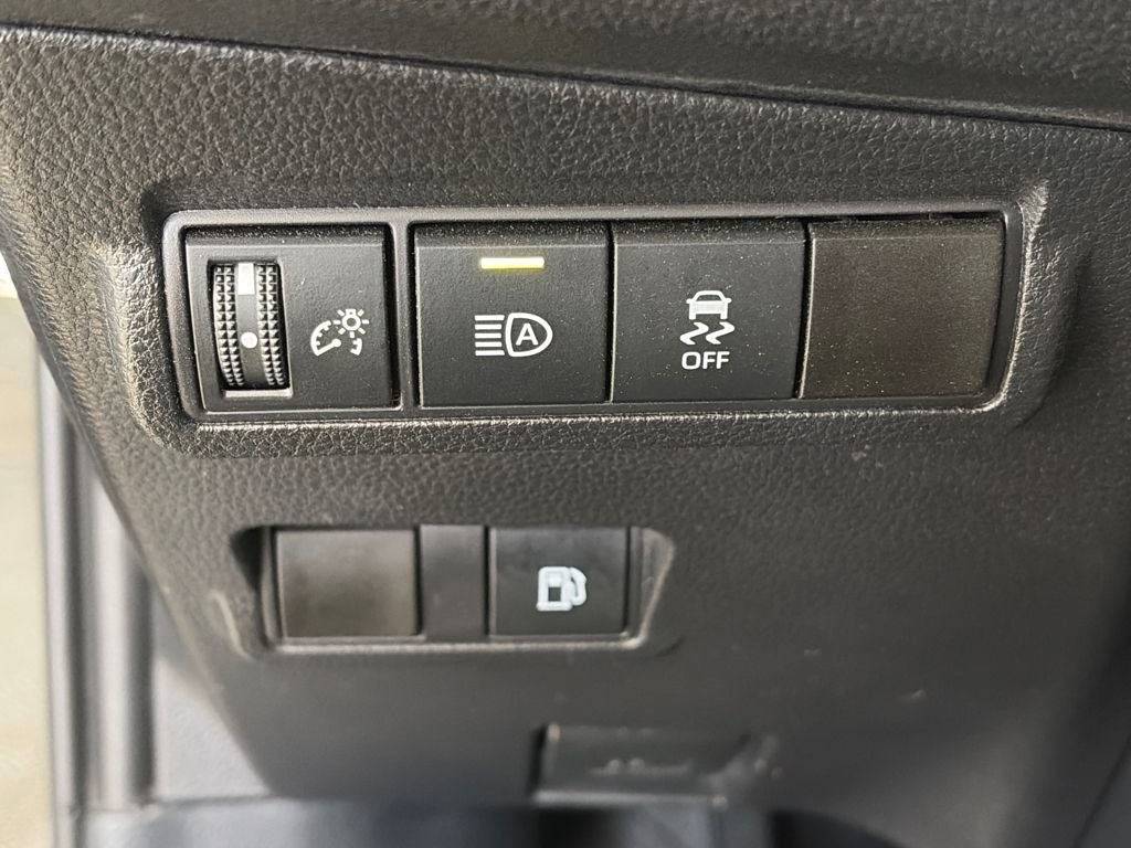 Used 2025 Toyota Corolla Cross AWD Hybrid image 24