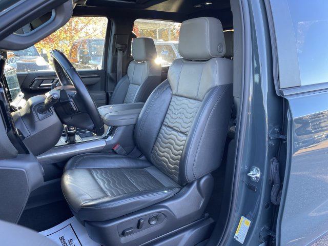 Used 2025 Chevrolet Silverado 1500 ZR2 w/ Dark Appearance Package AWD/4WD image 6