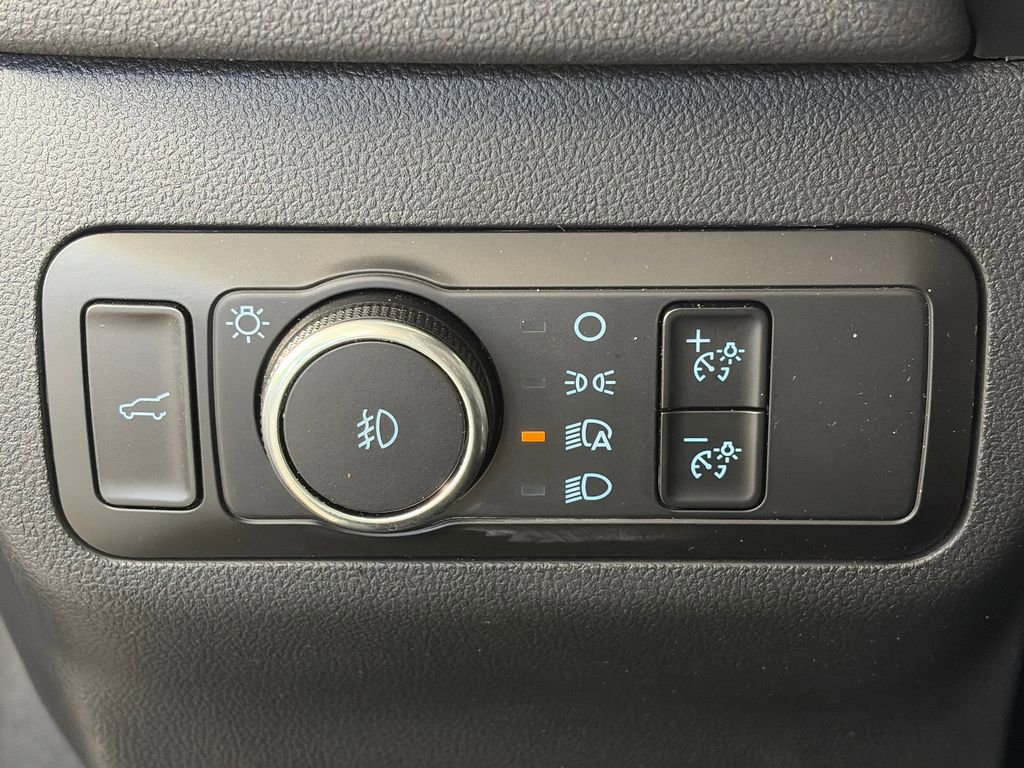 Certified 2025 Ford Escape ST-Line Select AWD/4WD image 24