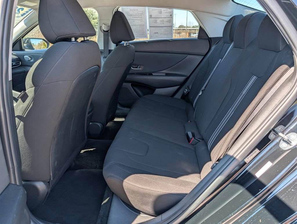 Used 2023 Hyundai Elantra SEL w/ Convenience Package image 24