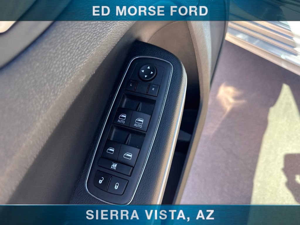 Used 2023 Chrysler 300 S w/ Comfort Group RWD image 13