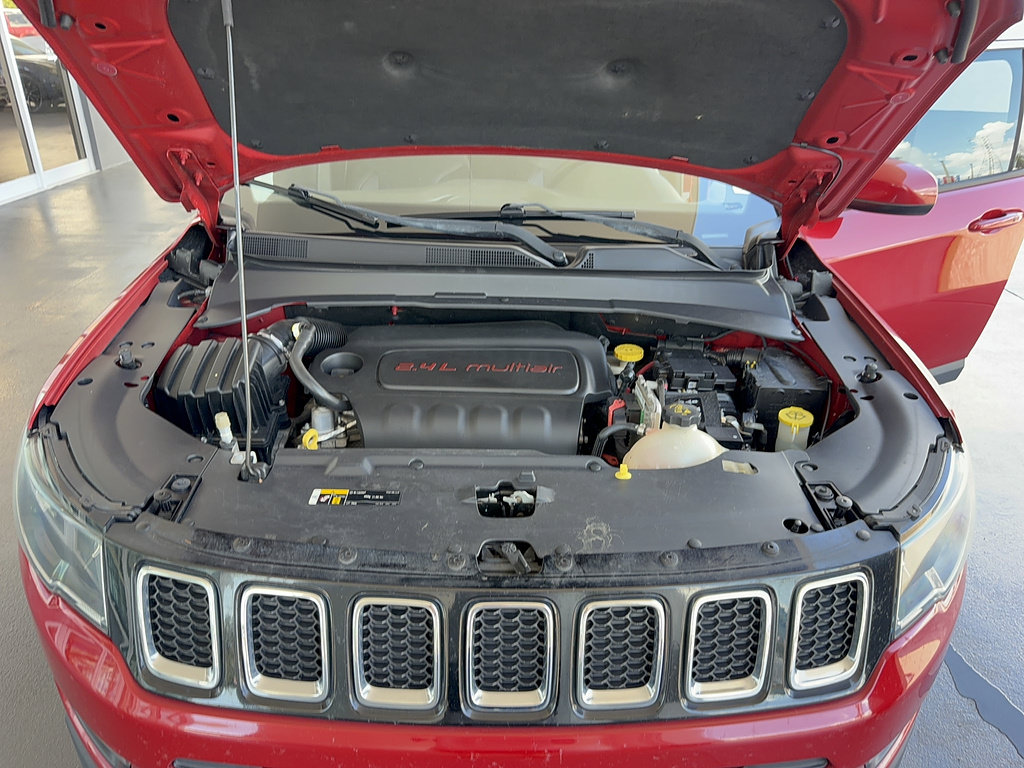 Used 2018 Jeep Compass Latitude FWD image 35