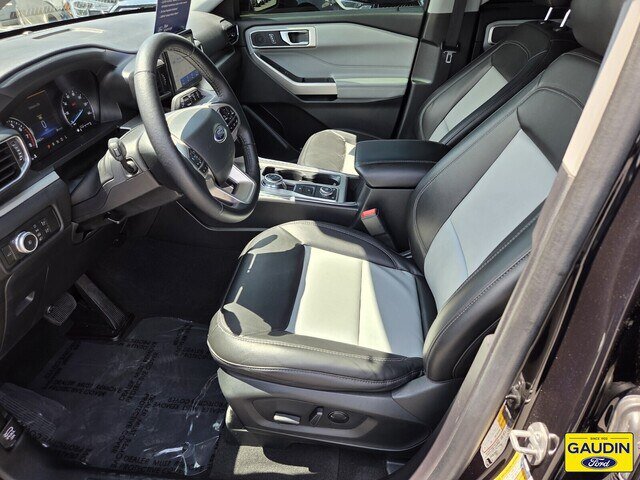 Certified 2023 Ford Explorer XLT w/ Equipment Group 202A AWD/4WD image 11
