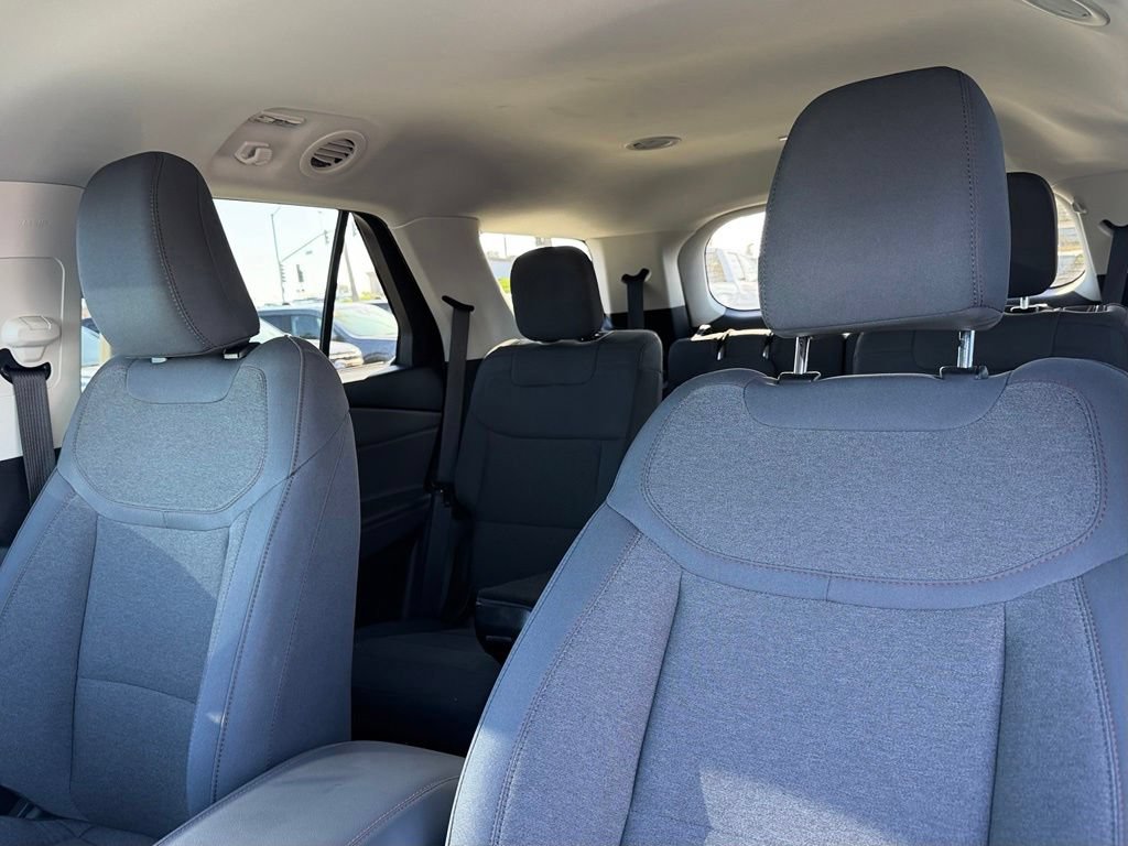 Certified 2025 Ford Explorer Active RWD image 17