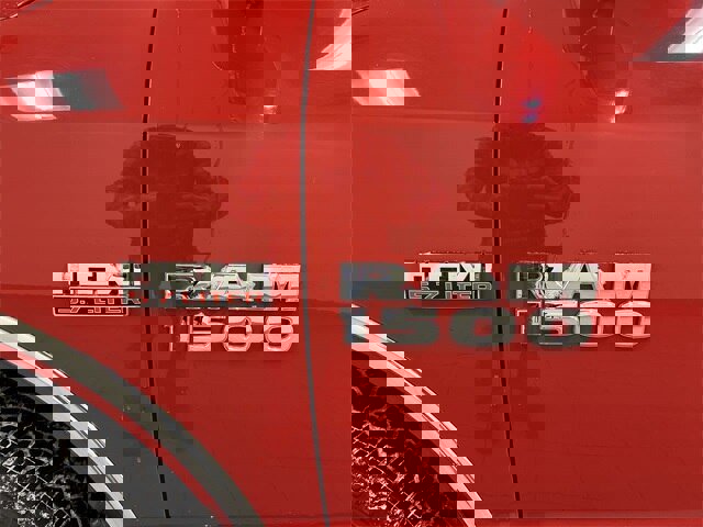 Used 2017 RAM 1500 Classic SLT w/ SLT Plus D￩cor Group image 5