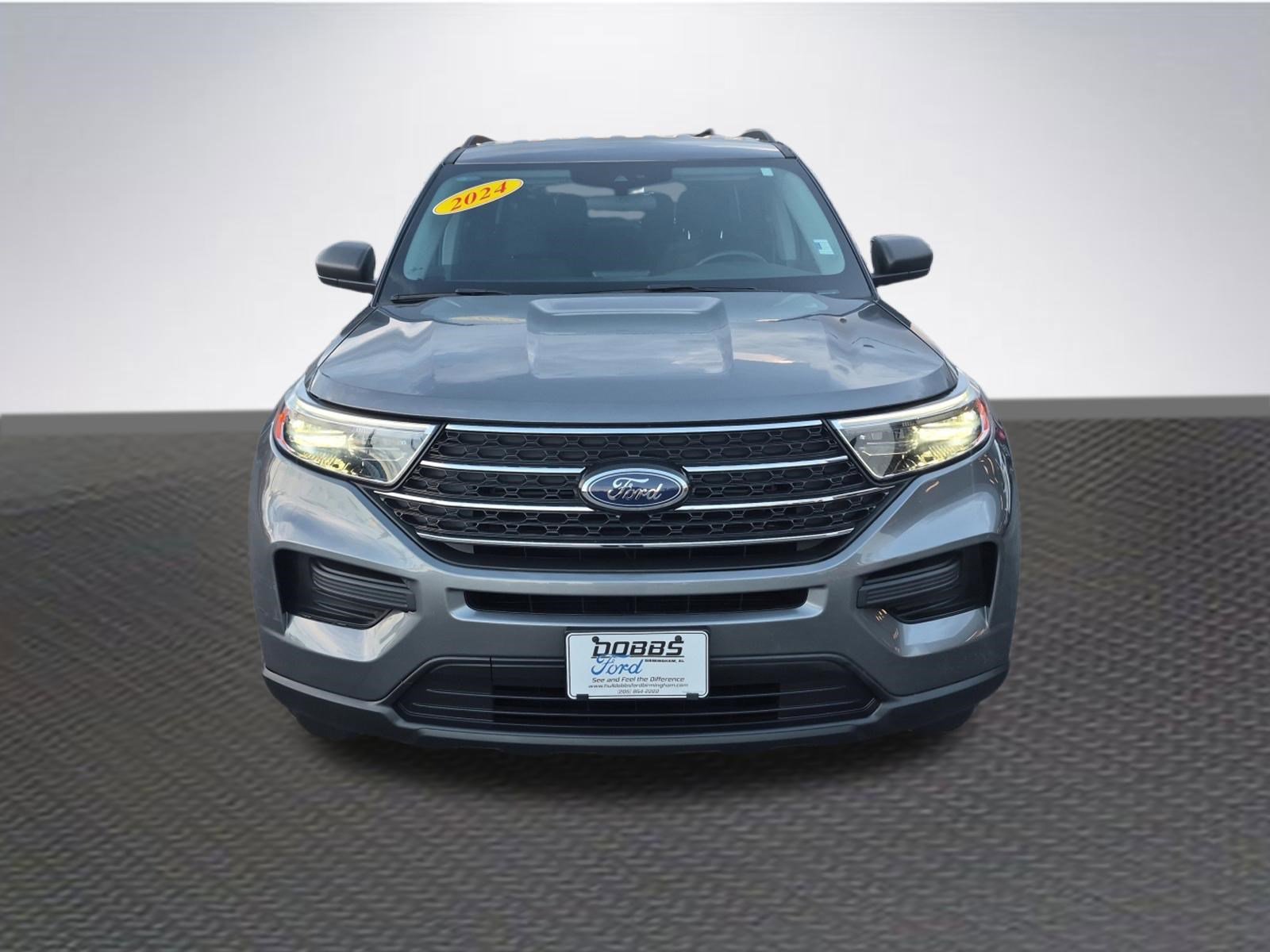 Certified 2024 Ford Explorer XLT image 3