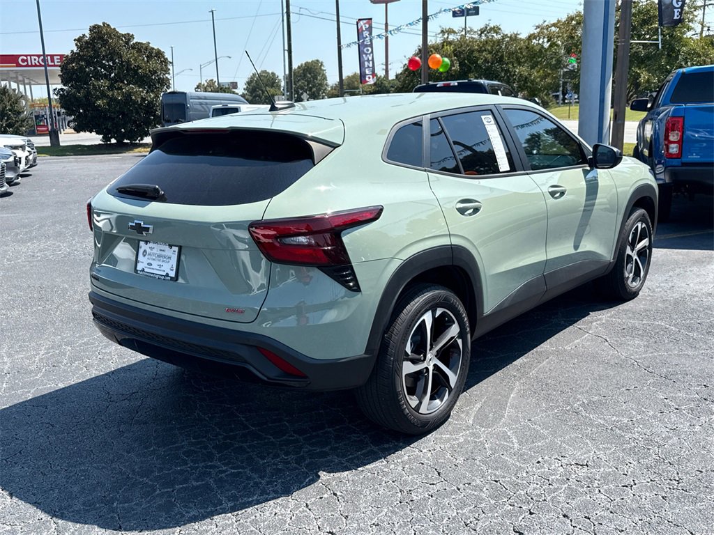 Used 2024 Chevrolet Trax RS w/ Driver Confidence Package image 3