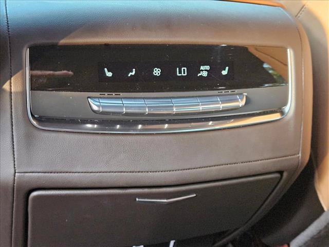 Used 2022 Cadillac Escalade Premium Luxury RWD image 18