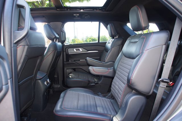 Certified 2025 Ford Explorer ST-Line w/ Premium Package AWD/4WD image 23