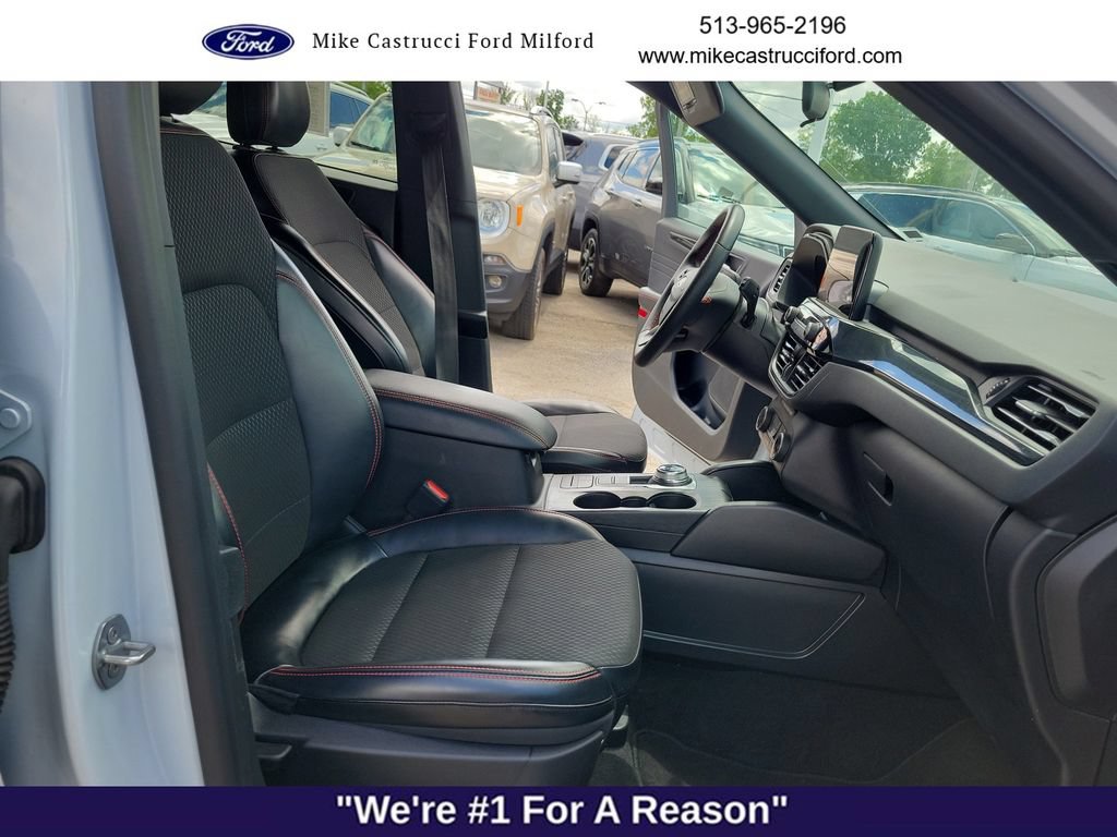 Certified 2025 Ford Escape ST-Line FWD image 31