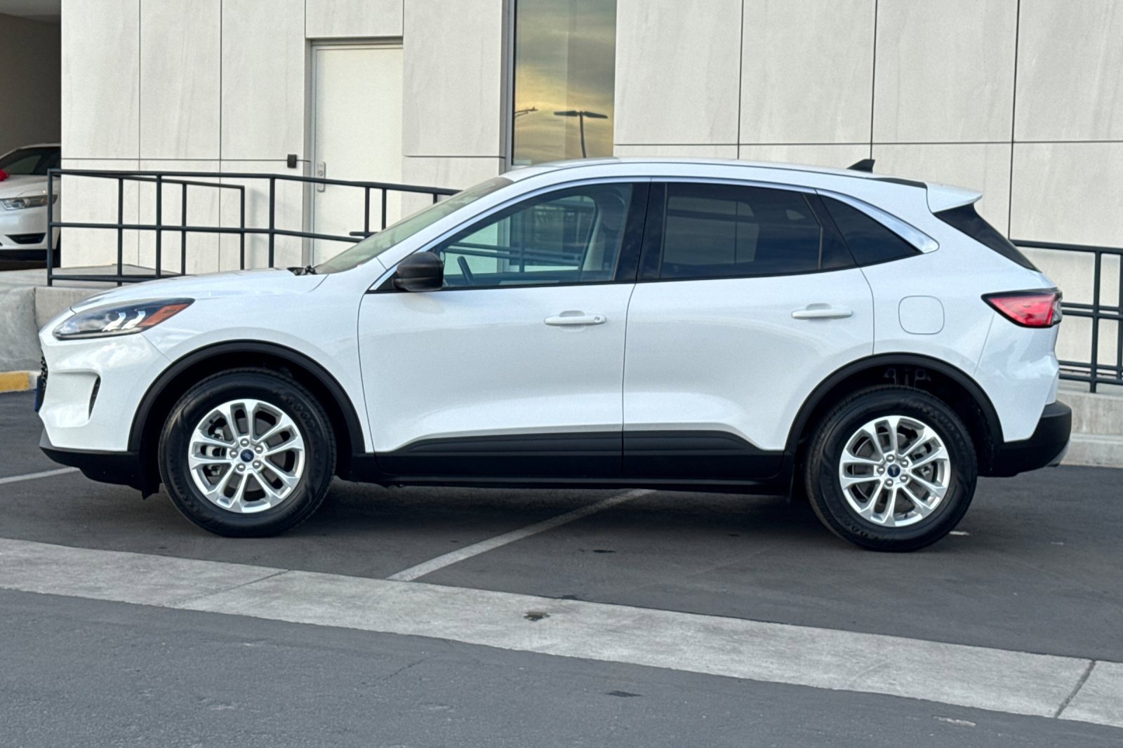 Certified 2022 Ford Escape SE w/ Convenience Package image 6
