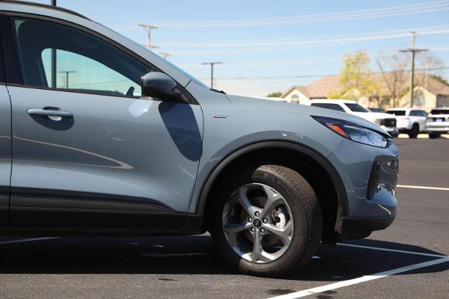 Certified 2025 Ford Escape ST-Line Select w/ Tech Pack #2 AWD/4WD image 6