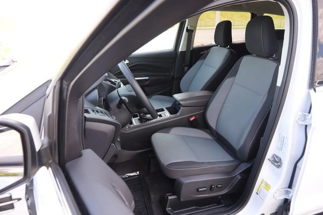 Certified 2018 Ford Escape SE w/ SE Sync 3 Package AWD/4WD image 8