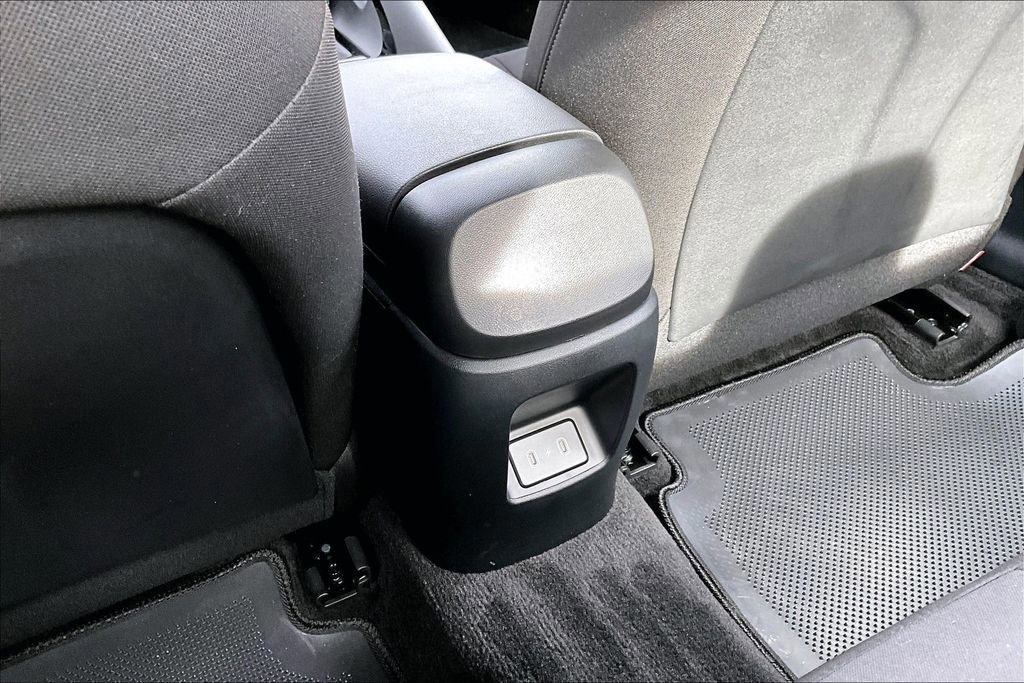 Used 2025 Hyundai Elantra SEL FWD image 32
