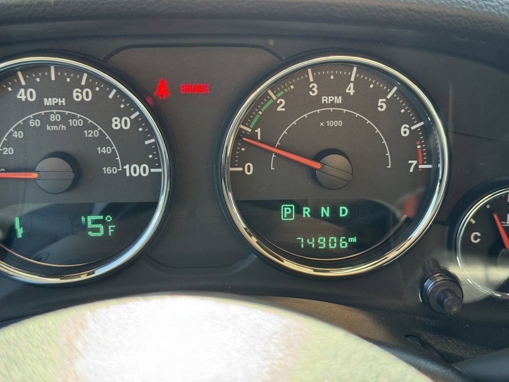Used 2018 Jeep Wrangler Unlimited Sahara w/ Connectivity Group AWD/4WD image 20