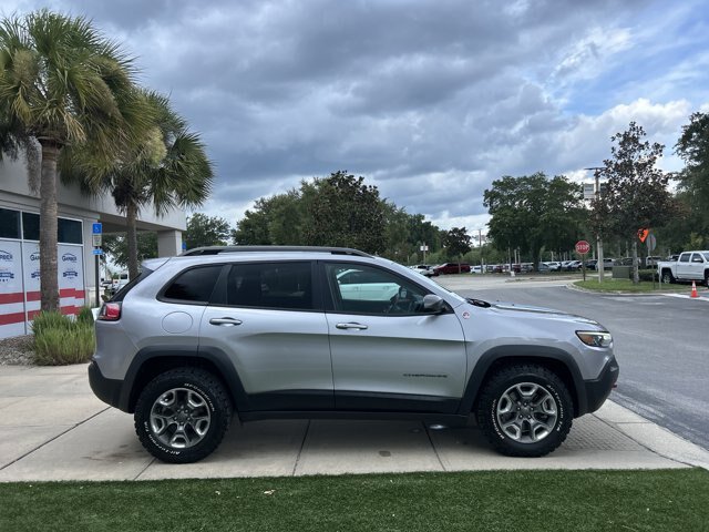 Used 2019 Jeep Cherokee Trailhawk AWD/4WD image 4