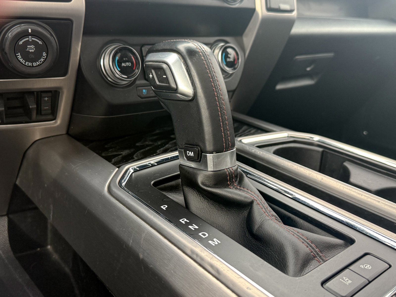 Certified 2019 Ford F150 Platinum w/ Equipment Group 701A Luxury image 34