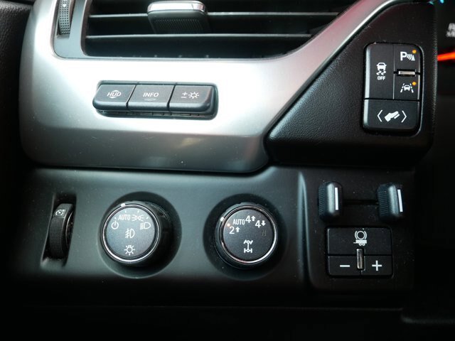 Used 2020 Chevrolet Suburban Premier AWD/4WD image 27