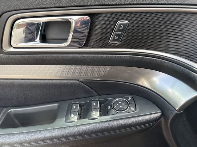 Certified 2018 Ford Explorer XLT FWD image 13