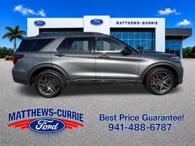 Certified 2025 Ford Explorer ST-Line w/ ST-Line Street Pack AWD/4WD image 3