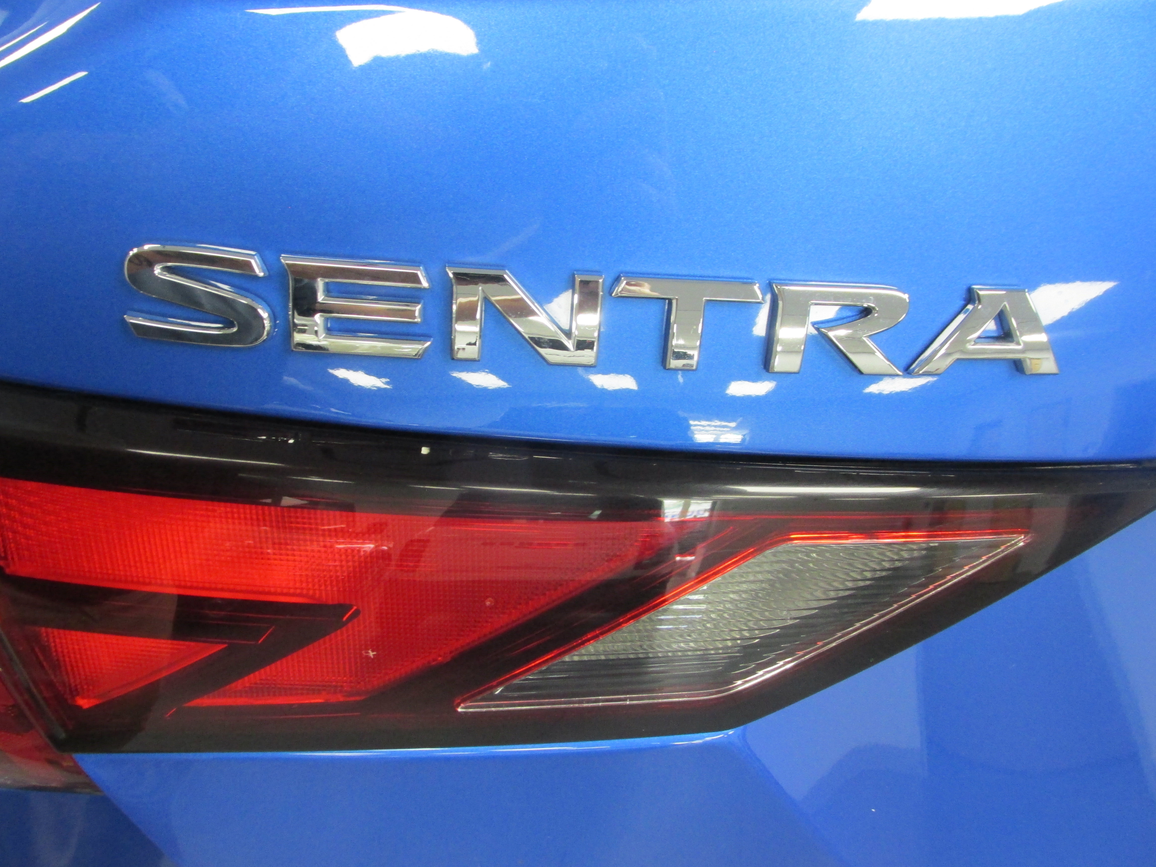 Used 2024 Nissan Sentra SV FWD image 19