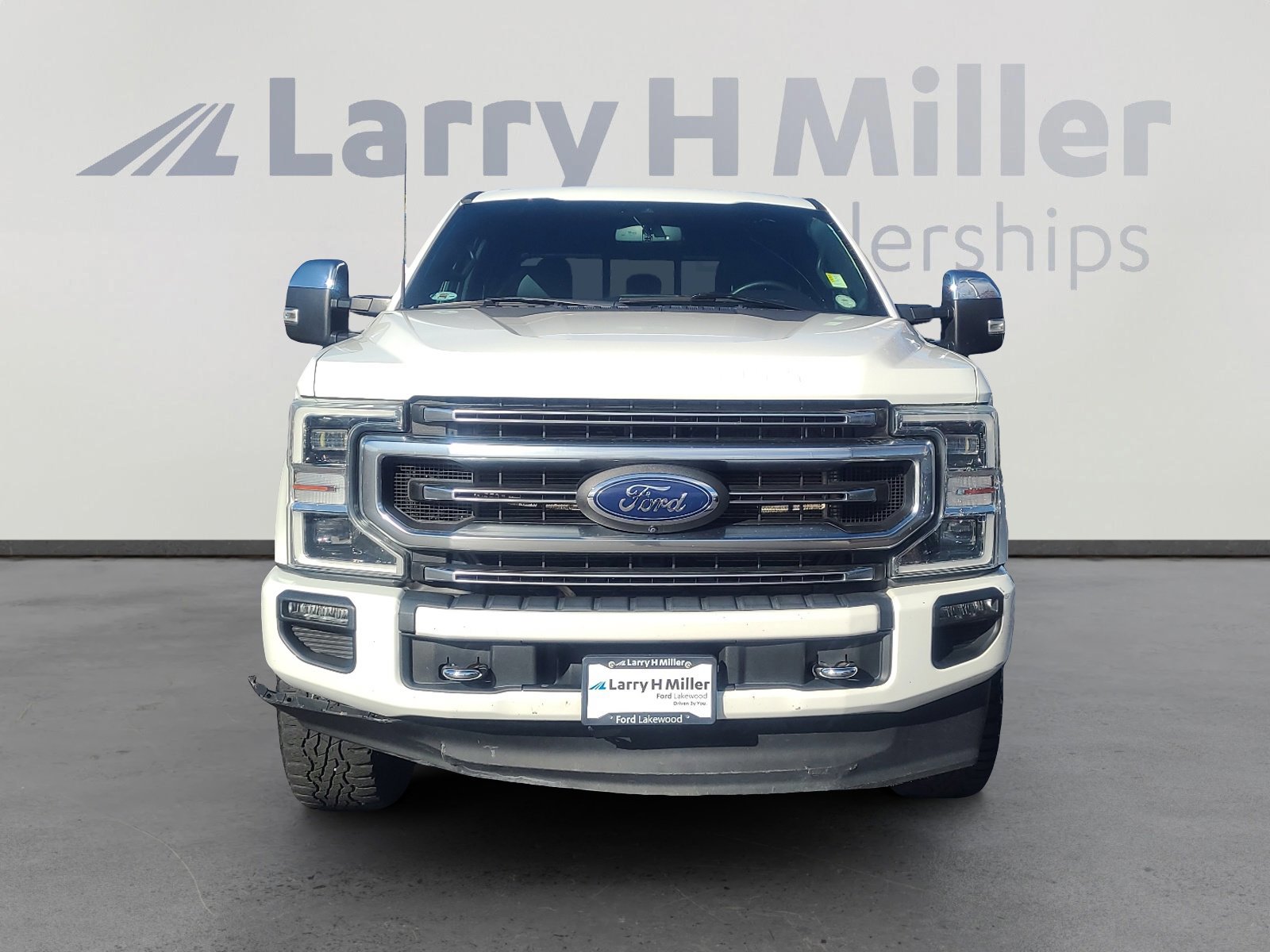 Certified 2022 Ford F350 Platinum w/ FX4 Off-Road Package image 8