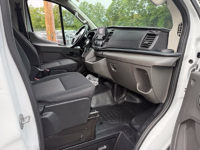 Certified 2025 Ford Transit 250 Low Roof w/ Exterior Upgrade Package RWD image 4