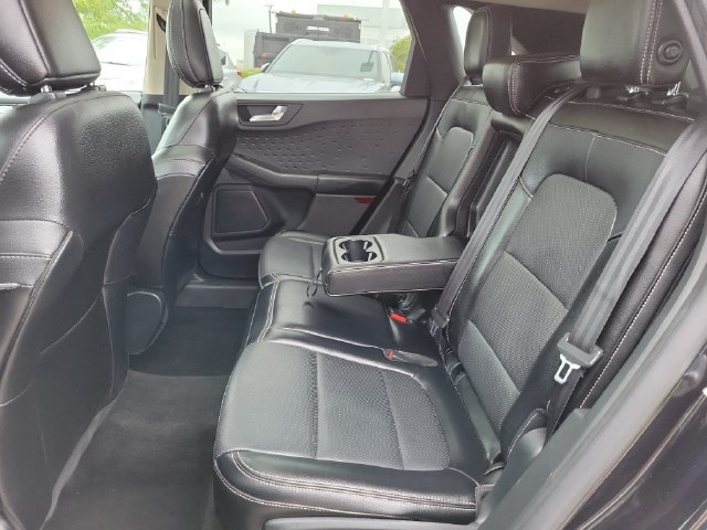 Certified 2020 Ford Escape Titanium AWD/4WD image 17