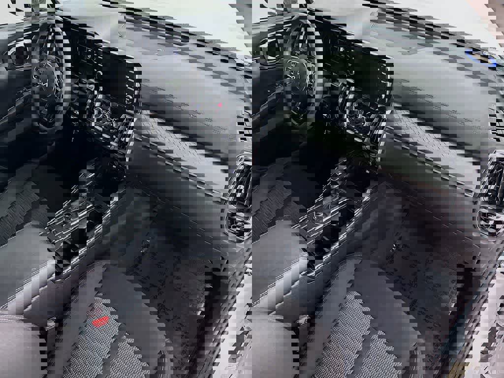 Used 2023 Kia Sorento LX image 32