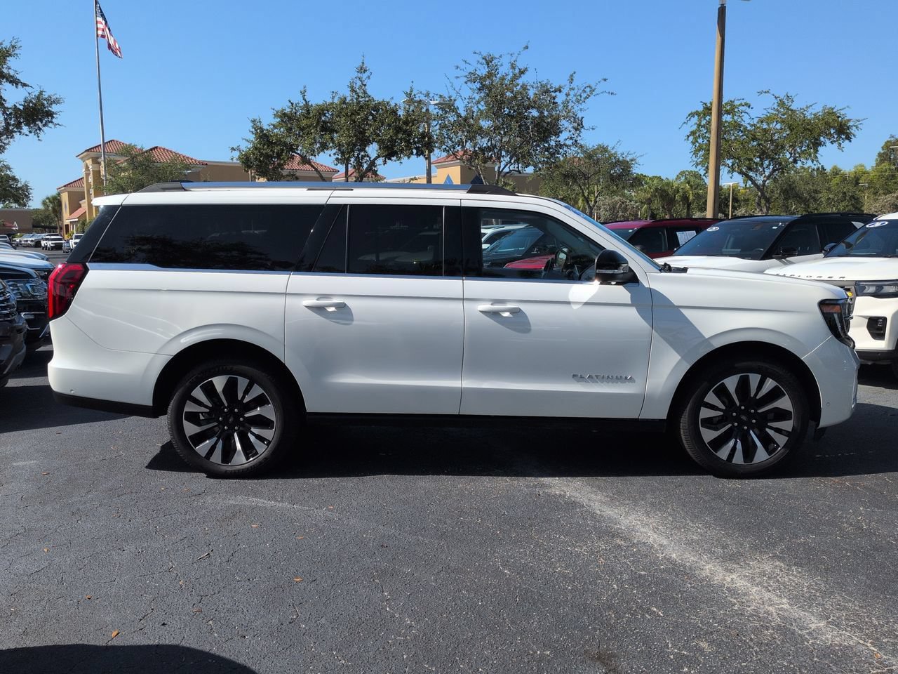 Certified 2025 Ford Expedition Max Platinum w/ Driver's Package AWD/4WD image 3