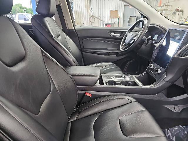 Certified 2022 Ford Edge Titanium AWD/4WD image 10