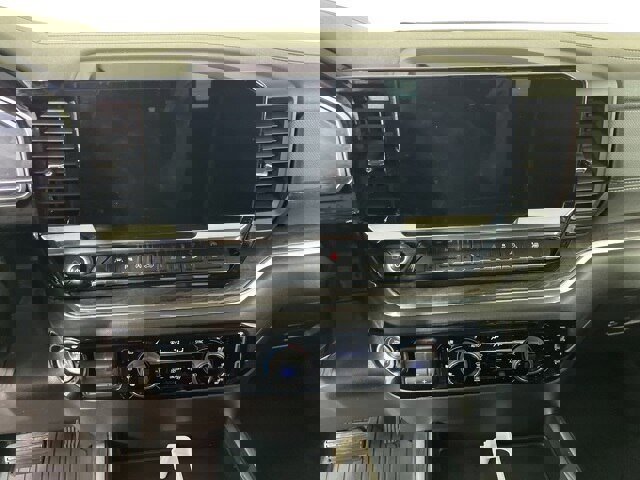 Used 2024 Chevrolet Silverado 1500 LTZ image 27