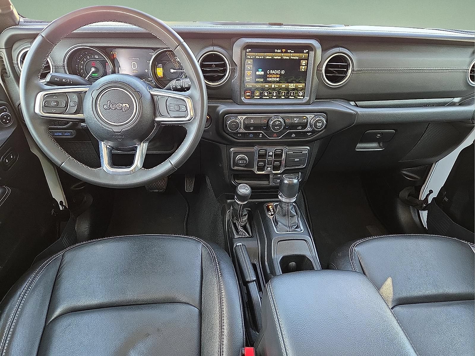 Used 2023 Jeep Wrangler Unlimited Sahara AWD/4WD image 10