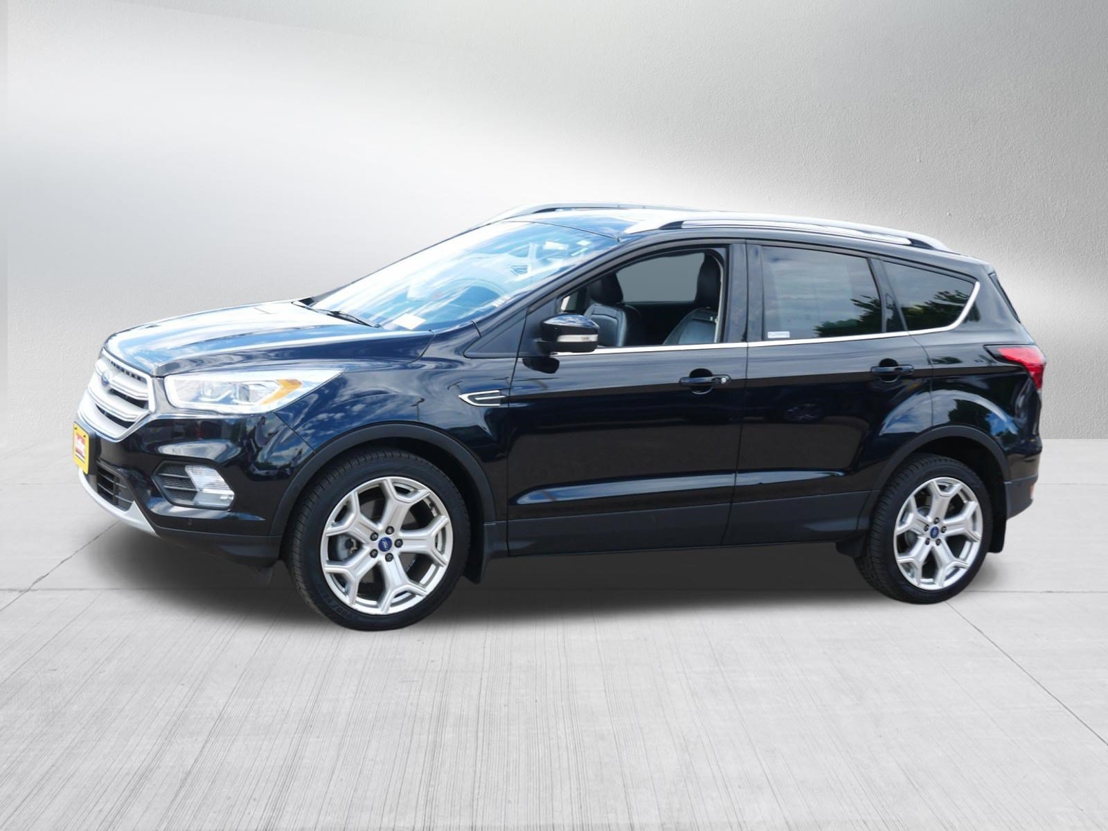 Certified 2019 Ford Escape Titanium AWD/4WD image 3