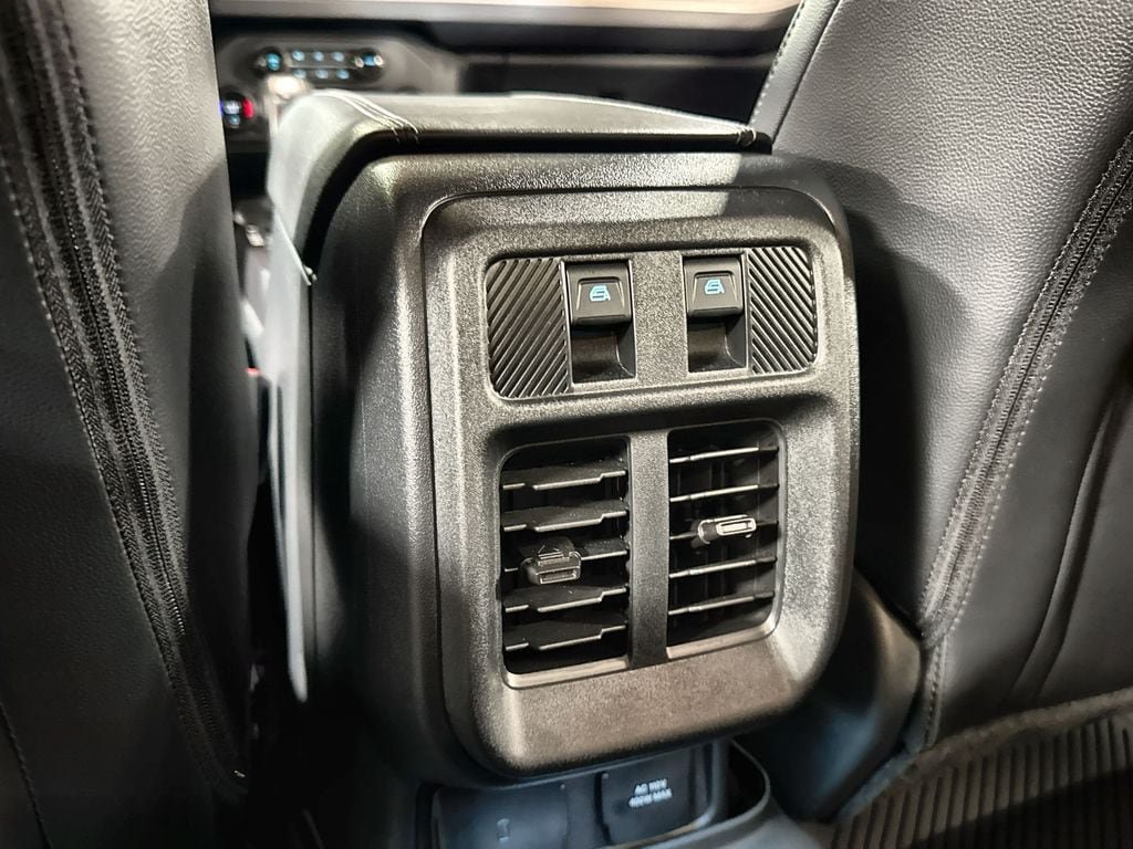 Certified 2026 Ford Bronco Outer Banks w/ Sasquatch Package AWD/4WD image 28