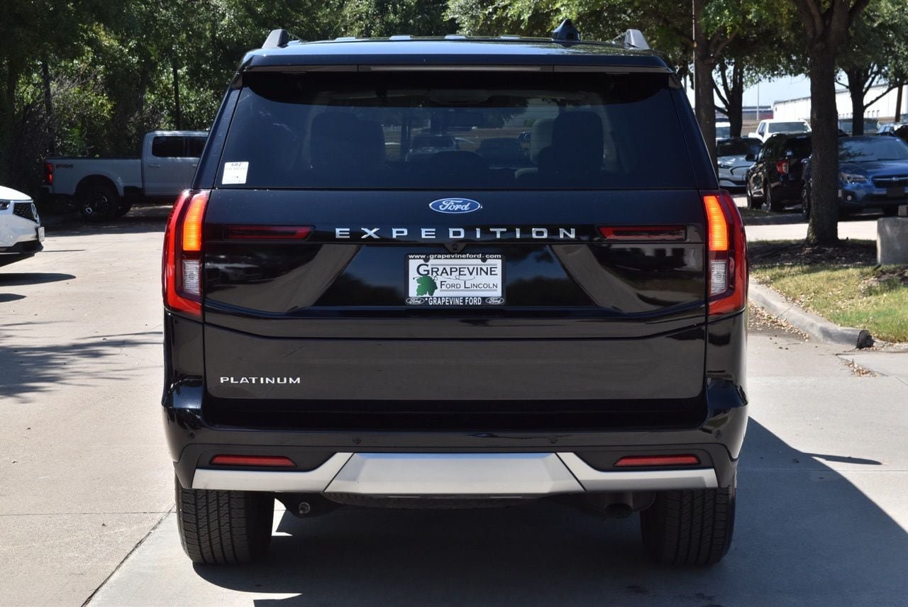 Certified 2025 Ford Expedition Platinum AWD/4WD image 9