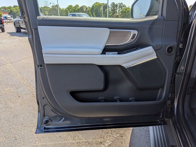 Certified 2025 Ford Expedition Platinum w/ Driver's Package AWD/4WD image 12