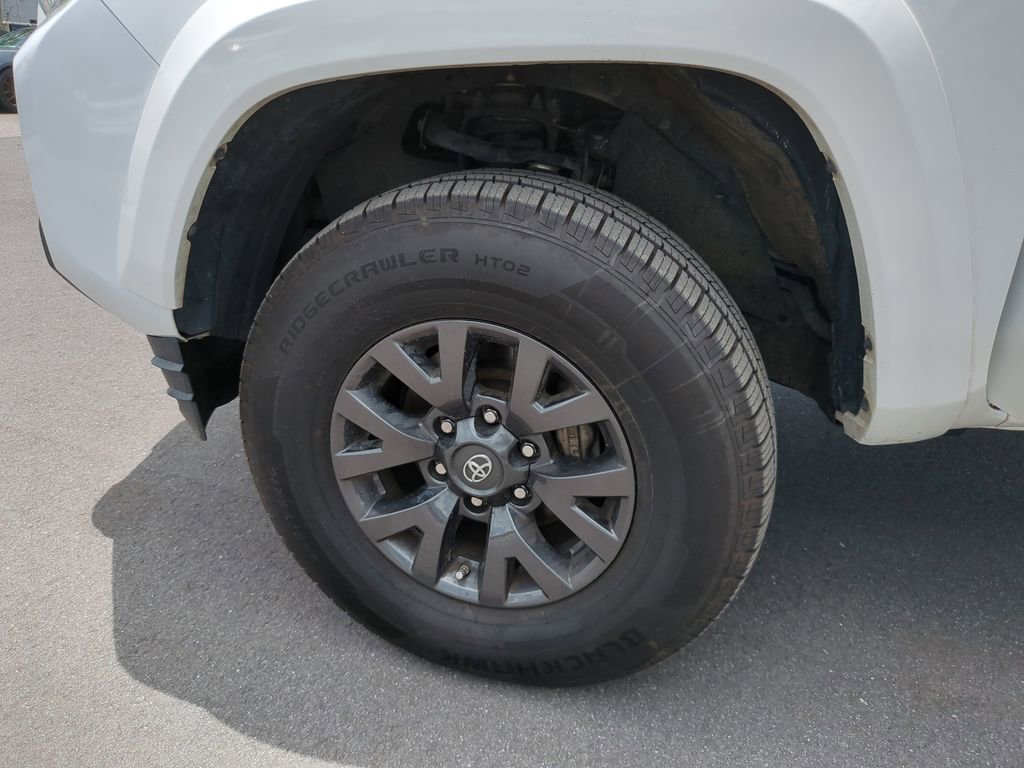 Used 2021 Toyota Tacoma SR5 RWD image 35