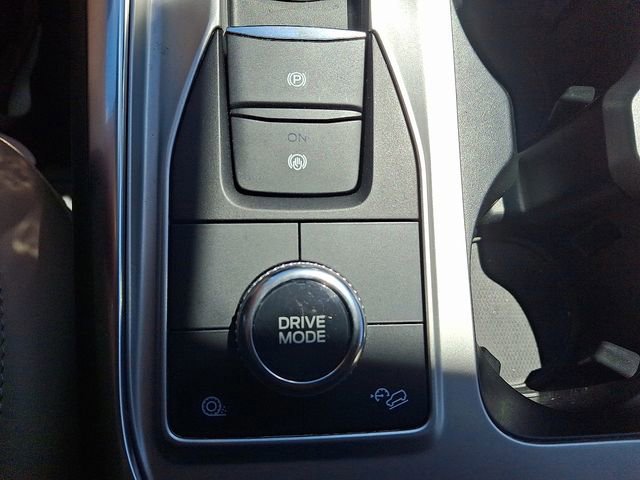 Certified 2022 Ford Explorer XLT w/ Equipment Group 202A AWD/4WD image 25