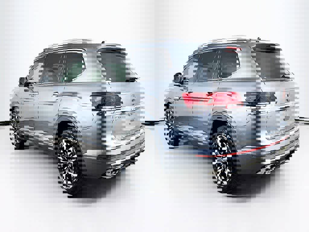 Used 2021 Volkswagen Atlas SEL Premium image 3