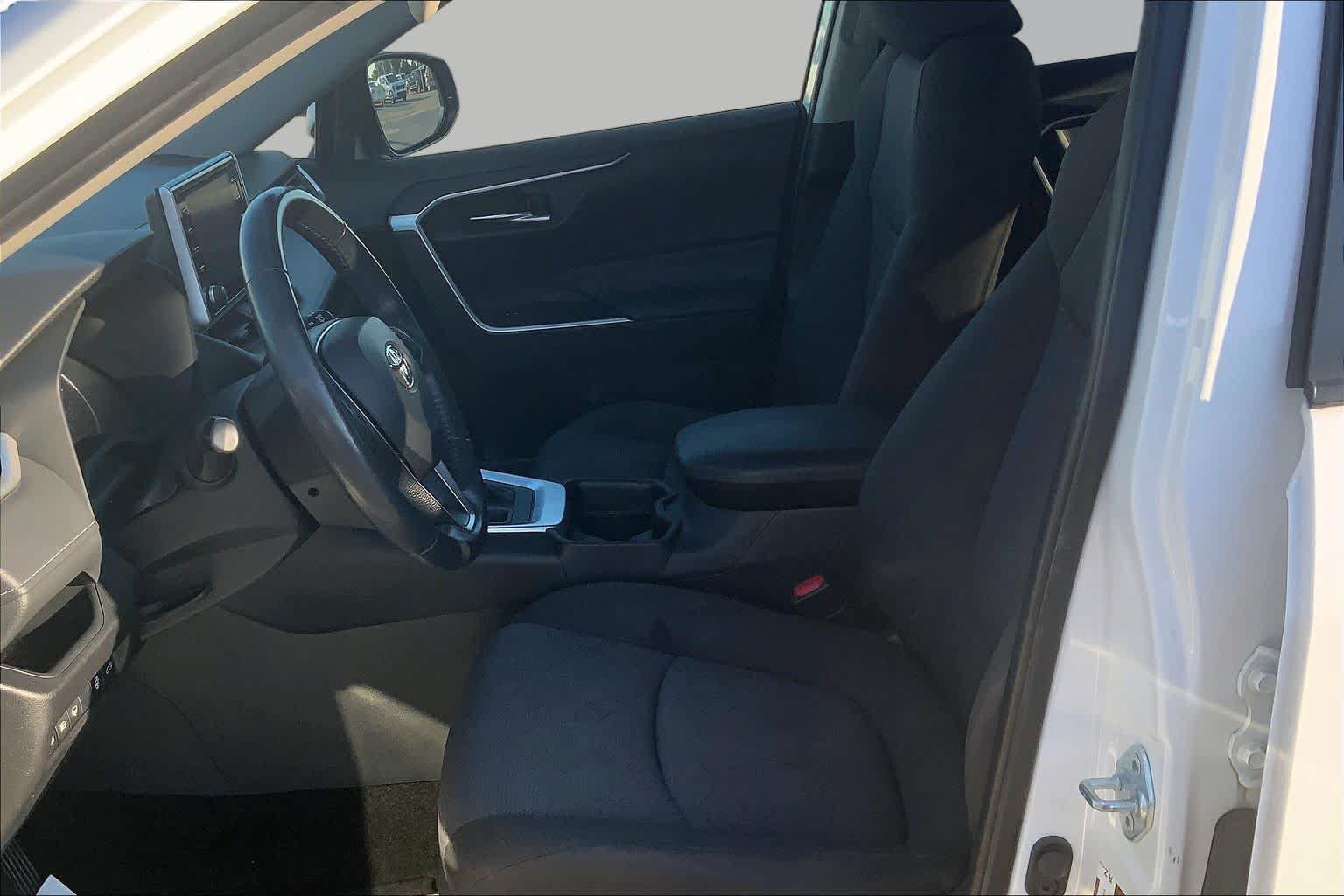 Used 2021 Toyota RAV4 XLE w/ Convenience Package AWD/4WD image 8