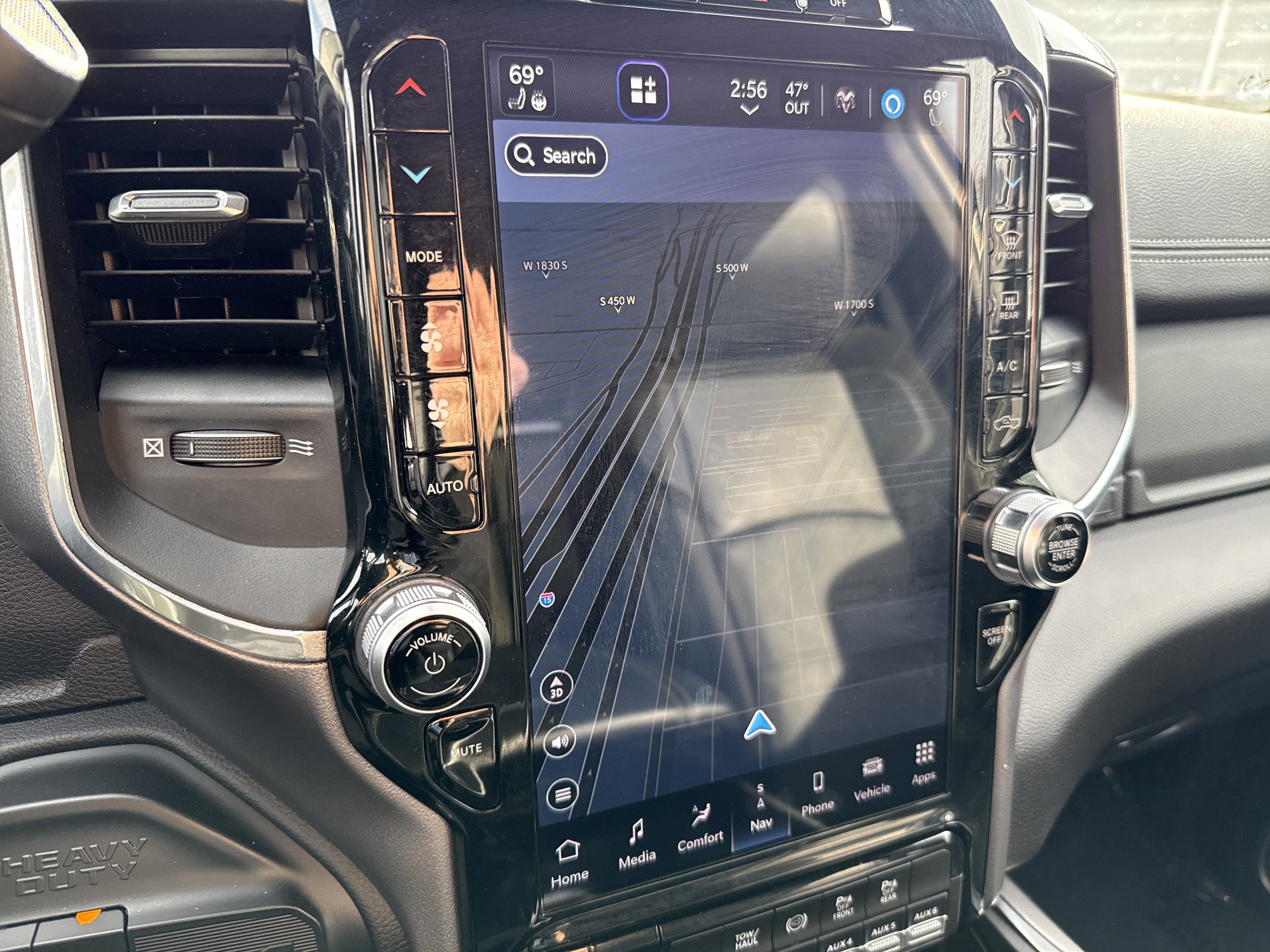 Used 2023 RAM 3500 Laramie image 23