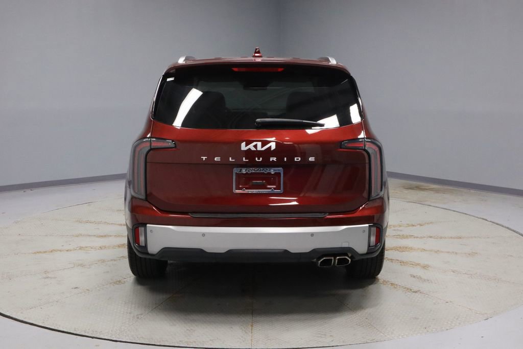 Used 2023 Kia Telluride EX w/ EX Captain's Chair Package FWD image 12