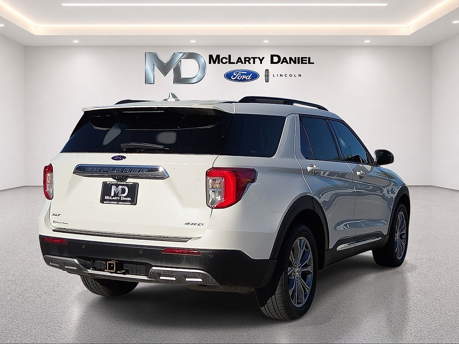 Certified 2022 Ford Explorer XLT w/ Equipment Group 202A AWD/4WD image 5